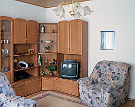 Wohnzimmer - Ferienwohnung in Dresden / Weixdorf mit Bad/WC, Fernseher und Radio